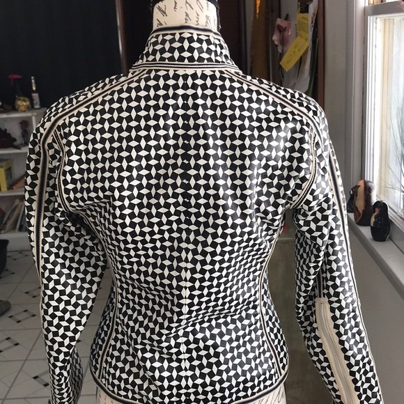 Fashionable jackets perfect for denim - Picture 4 of 4